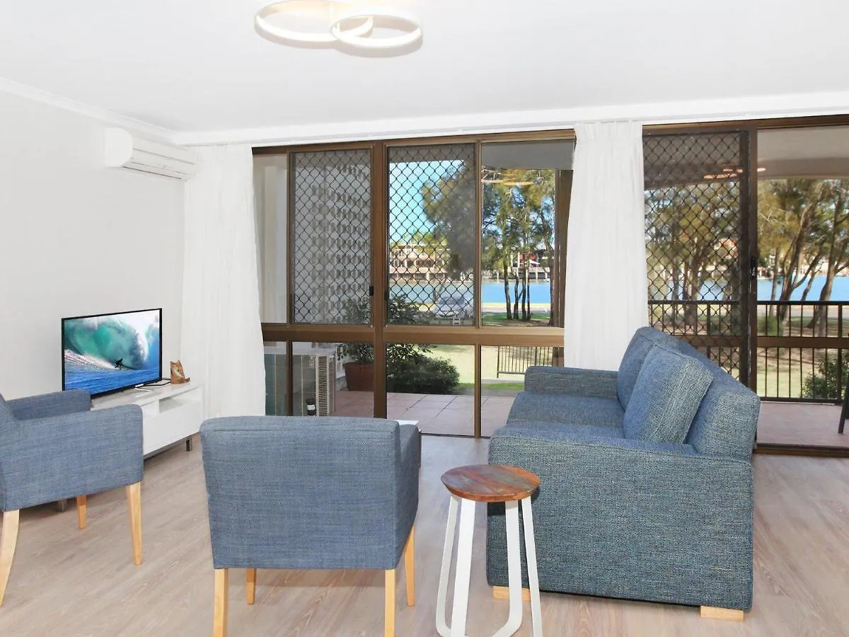 2 Bedroom Apt On Parkyn Parade With Pool And Airvconditioning Mooloolaba 0*,  Australia